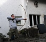 Bogen spannen + zielen